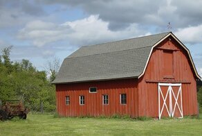 Почему в Америке красят амбары в красный цвет