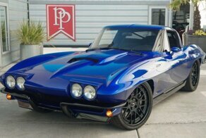 Очень мощный Chevrolet Corvette 1963 года с современной начинкой