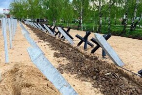 Неоднозначная реакция соцсетей на новый памятник "Противотанковый ров" в Лобне