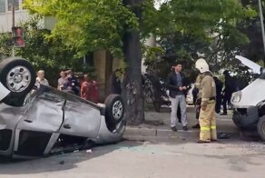 В Севастополе перевернулся любитель проскакивать на красный сигнал светофора