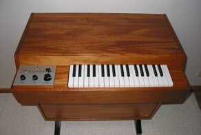 Вы видите здесь магнитофоны?Нет? А их здесь 35шт