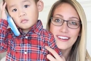 Видеоблогер два года вещала о приемном сыне-аутисте, а затем отдала его в другую семью
