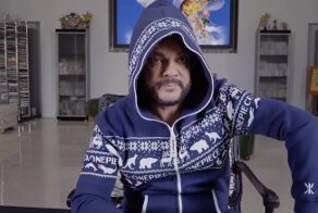 «Увеличиваюсь я бесконтрольно»: Филипп Киркоров высмеял Малышеву, изобразив половой орган