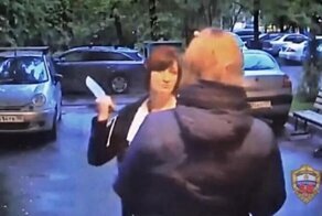 В Москве женщина с помощью ножа попыталась взыскать долг с соседки