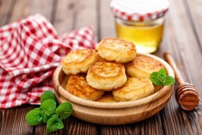 Почему сырники так называются, хотя в них нет сыра?