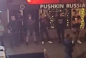 Владелец русского ресторана «Пушкин» в Сан-Диего рассказал, как с оружием оборонялся от протестующих