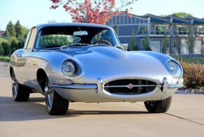 Рестомод Джеймс Бонда: Jaguar XKE 1964 года с двигателем Ford V8 выставили на торги