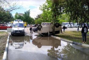 Дело Шамаича живет и побеждает! В Симферополе лихач перевернул микроавтобус