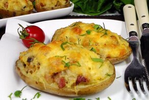 Фаршированный картофель с беконом и сыром запеченный в духовке