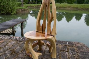 Удивительные функциональные скульптуры из цельного дерева