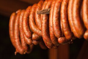 Журналисты из Китая признали  самой вкусной русскую колбасу