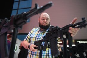 В США на автоматы Калашникова объявили скидки