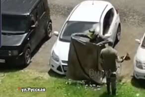 В Уссурийске поступок рабочих попал на камеру