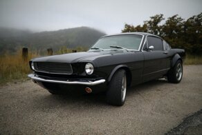 Рестомод Ford Mustang, доработанный фирмой Panoz для известного актера