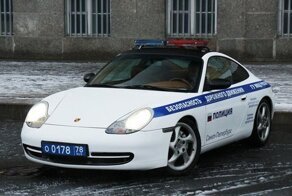 Откуда в ГИБДД такие нескромные автомобили?