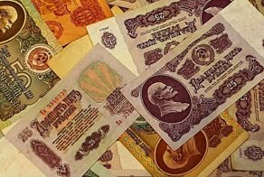 Зачем ЦБ РФ до сих пор ежемесячно публикует курс советского рубля