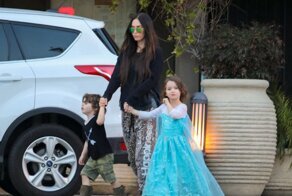 Транс-семья заставляет сына стать девчонкой - полиция проводит проверку