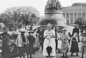 Люди на улицах Петербурга начала хх века