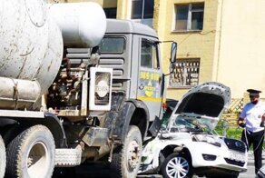 Авария дня. Смертельное ДТП в Волгограде с КамАЗом и машиной каршеринга