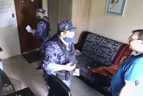 «Подкинем наркотики и отправим на зону»: росгвардейцы угрожали москвичу из-за конфликта с соседями