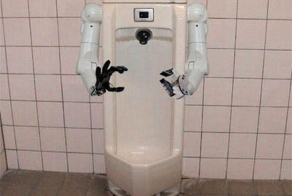 Смешные писсуары (14 фото)