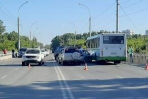 Авария дня. Дорожные учения обернулись массовым ДТП в Новосибирске