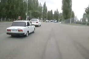 «Ход конем»: в Липецке ВАЗ влетел в универсал