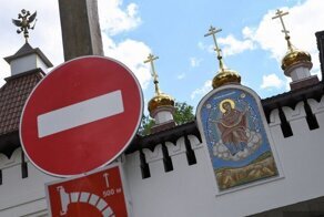 Поклонник Сталина и Распутина не намерен сдавать женский монастырь без штурма