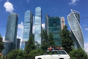 Летом 2019 года я с пацанами купил Жигули Четверку за 19 тысяч и поехал на ней в Лиссабон