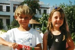 Молодожены случайно узнали, что знакомы с детства