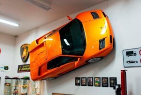 Придайте вашему дому уникальный стиль: на продажу выставили "настенный" Lamborghini Diablo