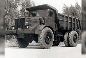 Легендарный самосвал МАЗ-525, которым управляли стоя