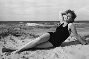 Полураздетый СССР: фото женских купальников с 1920-е по 1980-е годы