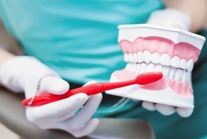 Как ухаживать за полостью рта, чтоб пореже видеть стоматолога