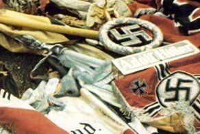 Почему на параде победы 1945-го к мавзолею бросали кайзеровские флаги