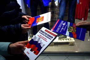 Наблюдатели показали, что происходит с бюллетенями по поправкам после закрытия участков