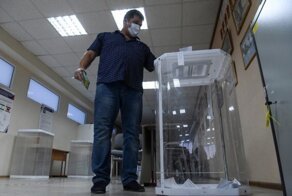 Езжайте в свою "трамполяндию" и там провоцируйте!