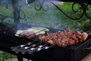 Пять правил, которые помогут приготовить вкусный шашлык даже тем, кто никогда раньше его не делал