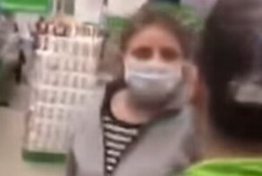 Зашедшая в магазин с собакой девушка подралась с сотрудницей