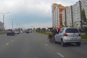 В Абакане два молодых человека на мопеде устроили аварию и сбежали