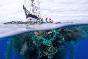 Экспедиторы выловили из океана рекордное количество мусора