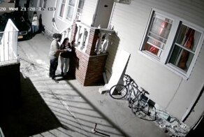 Американец не заметил, как поджег собственный дом фейерверком