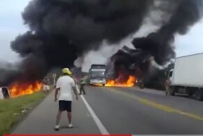 В Колумбии взорвался бензовоз, окруженный халявщиками с ведрами