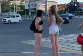 Жителей черноморского курорта возмутили отдыхающие в купальниках