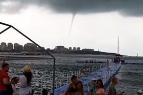 Природа мстит Геленджику: смерч + потоп