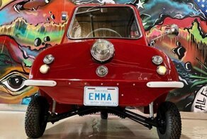 В США выставили на продажу отреставрированный микроавтомобиль Peel P50