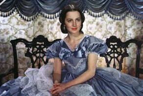 Оливии де Хэвилленд, последней звезде Золотого века Голливуда, исполнилось 104 года!