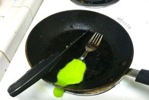 Этим горе-кулинарам нельзя приближаться к кухне!