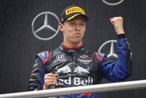 Даниил Квят снова отказался преклонять колено перед гонкой