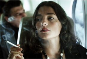 Авиадебоширка выкурила в самолете свою самую дорогую в жизни сигарету